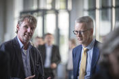 UB-Präsident Ziegler und Bibliotheksdirektor Brandtner im Gespräch mit dem Projektteam